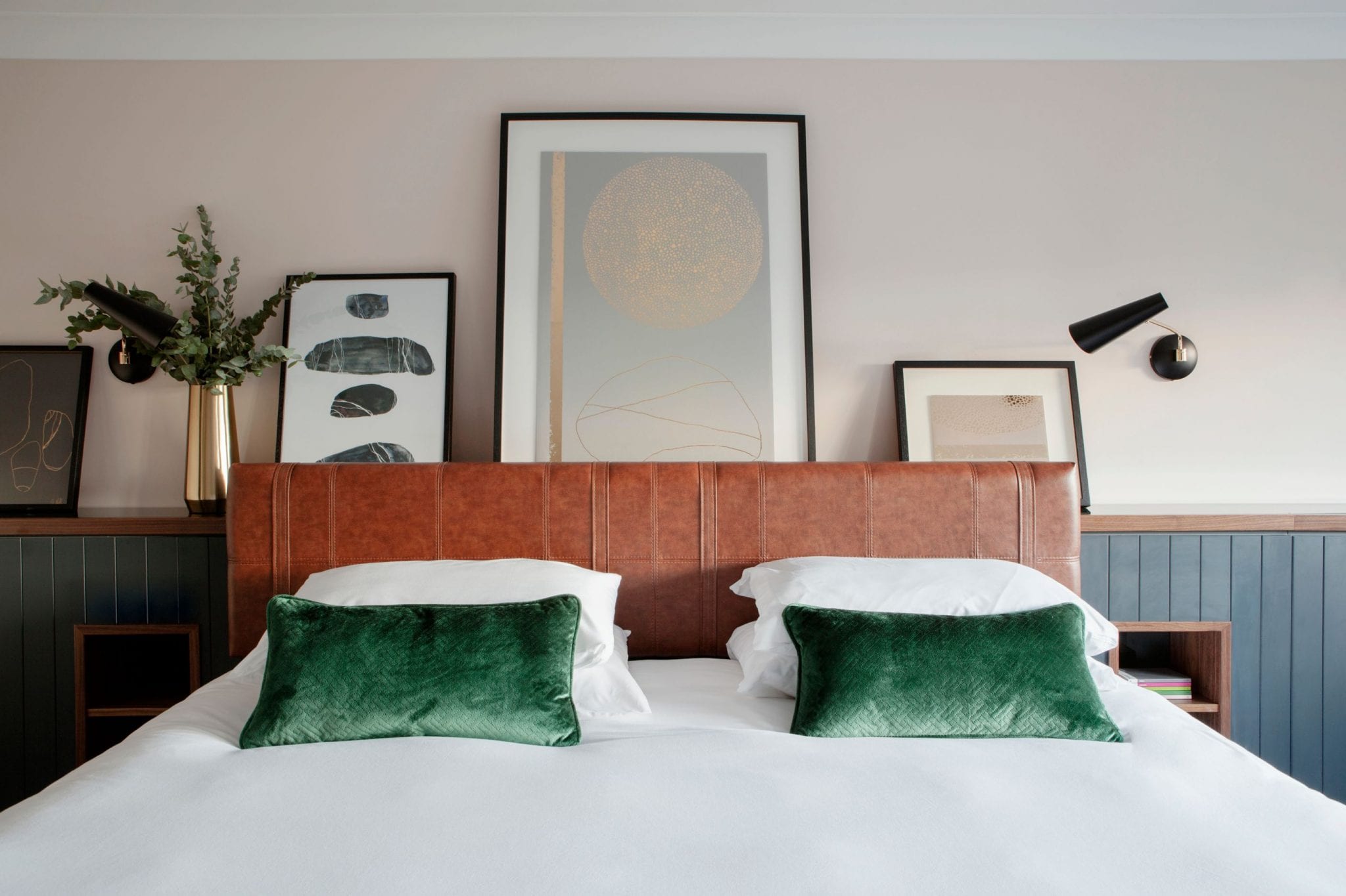 The Alex Hotel bedroom